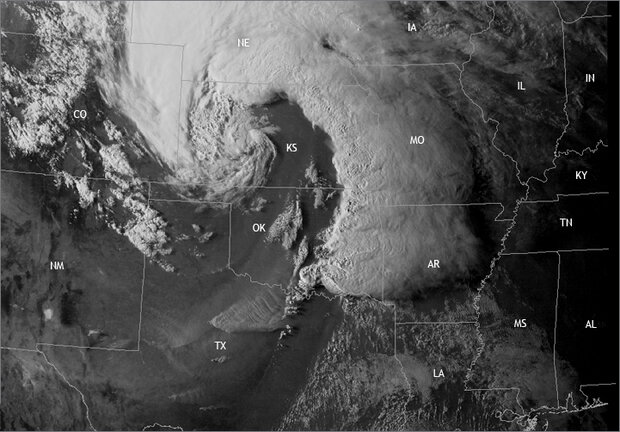 Infrared satellite image of thunderstorms over Southern Plains