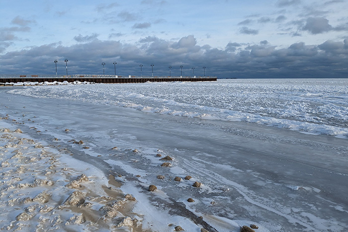 Winter is becoming shorter in the waters of the Great Lakes