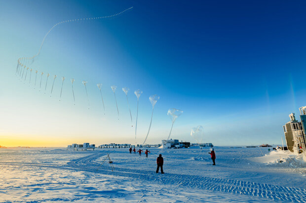 time lapse photo of the release of an ozonesonde baloon over South Pole