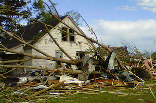 Map image for Strong tornado in Ontario